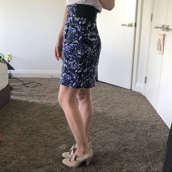 Patterned Mini skirt - Picture 2 of 2